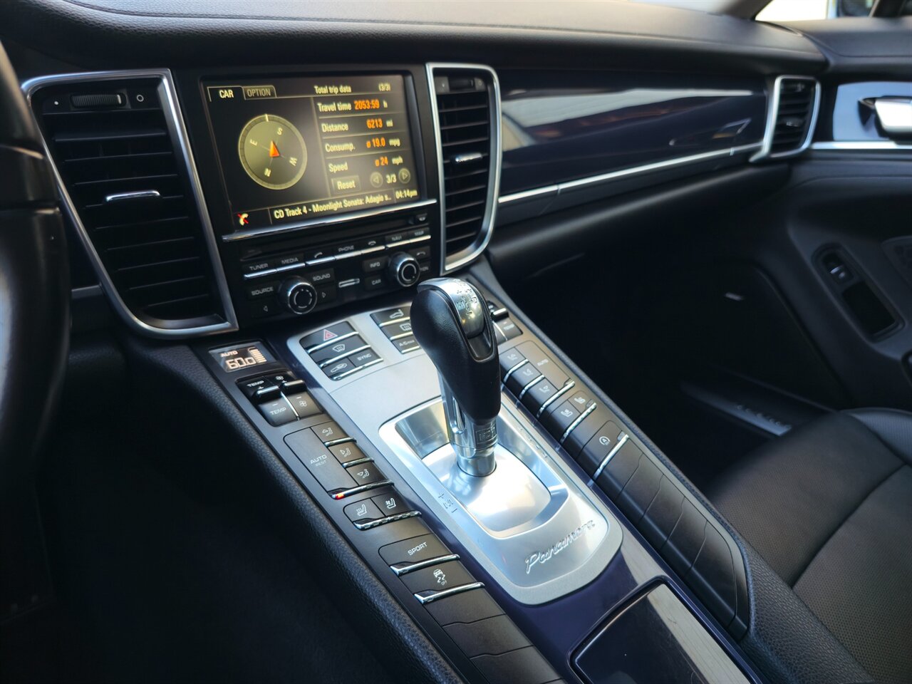 2016 Porsche Panamera 4 - Photo 19 - Mesa, AZ 85215