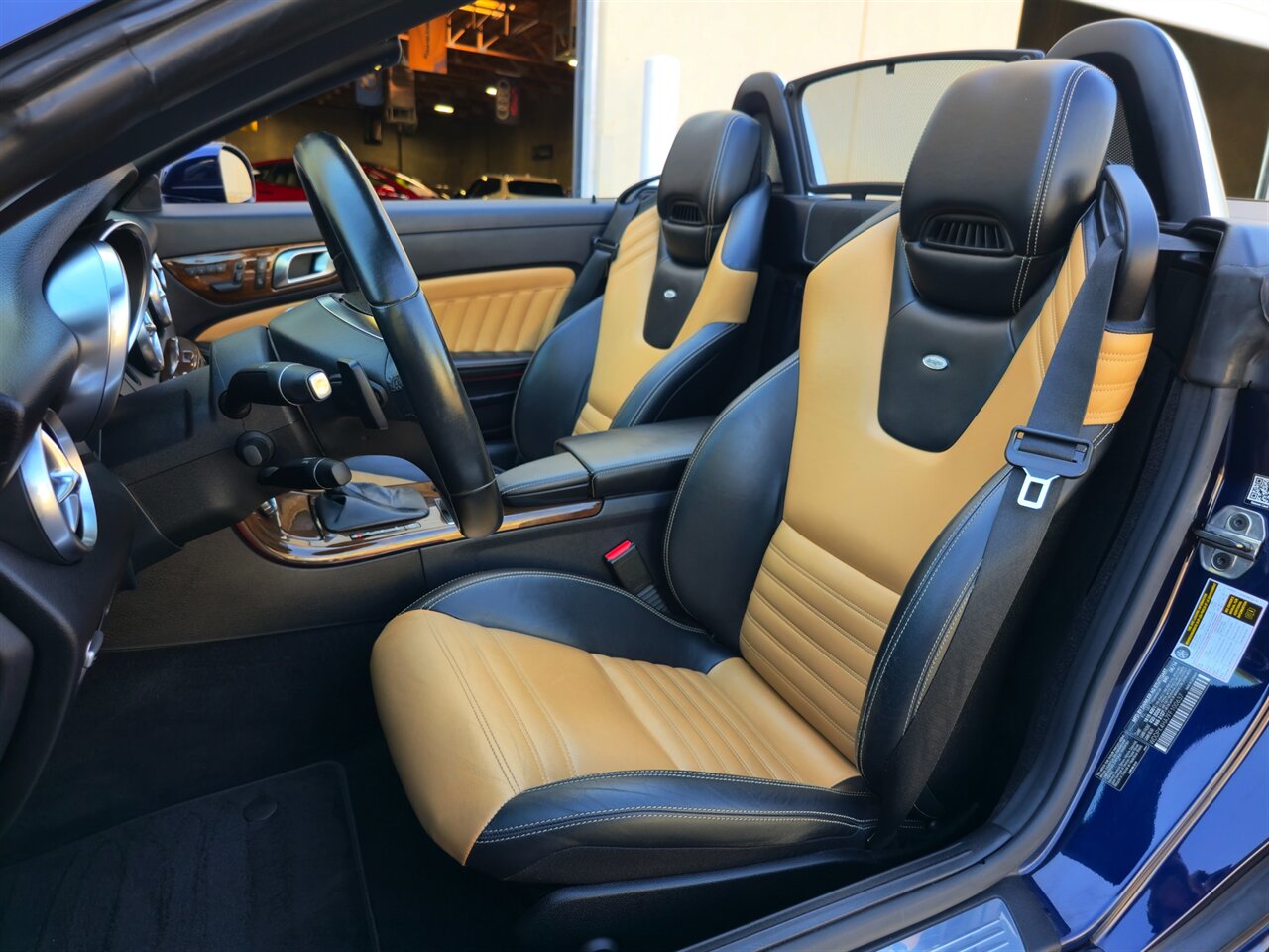 2015 Mercedes-Benz SLK 250 designo Edition - Photo 17 - Mesa, AZ 85215