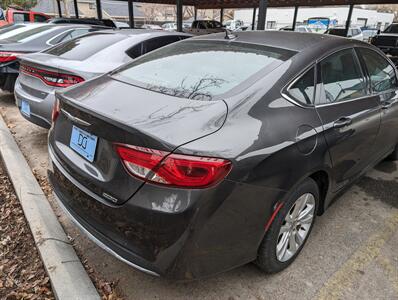 2017 Chrysler 200 Series Limited   - Photo 2 - Nampa, ID 83687