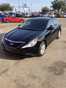 2013 Hyundai SONATA GL Sedan