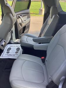 2007 GMC Acadia SLT-2   - Photo 8 - Nampa, ID 83687