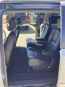 2014 Chrysler Town & Country Touring   - Photo 9 - Nampa, ID 83687