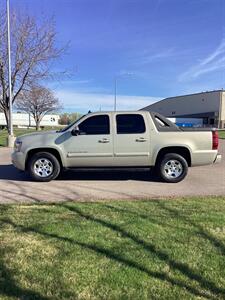 2007 Chevrolet Avalanche LT 1500   - Photo 2 - Nampa, ID 83687