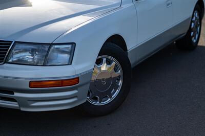 1996 Lexus LS 400   - Photo 11 - Eugene, OR 97403