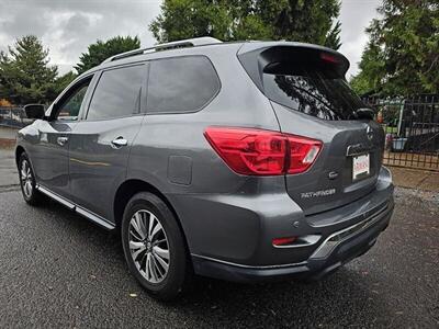 2020 Nissan Pathfinder SL  FWD - Photo 8 - Eugene, OR 97403