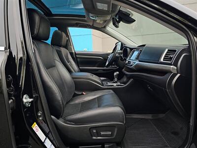 2019 Toyota Highlander Hybrid Limited Platinum AWD   - Photo 18 - Eugene, OR 97403