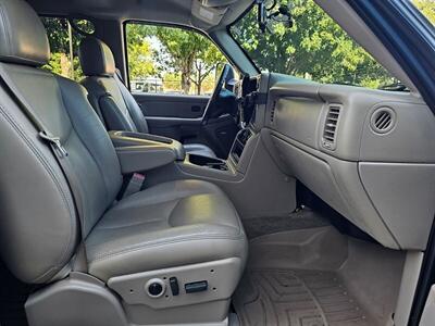 2006 GMC Sierra 3500 SLT 4WD Diesel Dually   - Photo 13 - Eugene, OR 97403