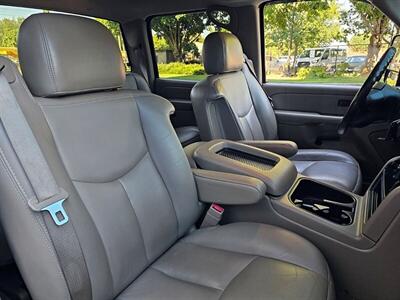 2006 GMC Sierra 3500 SLT 4WD Diesel Dually   - Photo 23 - Eugene, OR 97403