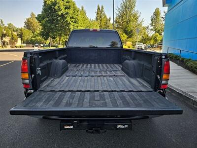 2006 GMC Sierra 3500 SLT 4WD Diesel Dually   - Photo 6 - Eugene, OR 97403