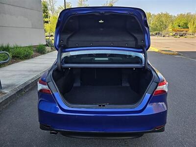 2018 Toyota Camry XLE  Hybrid - Photo 8 - Eugene, OR 97403