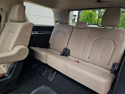 2023 Ford Expedition Limited   - Photo 32 - Eugene, OR 97403