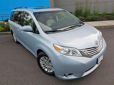 2016 Toyota Sienna XLE 7-Passenger w/ Captains Chairs   - Photo 11 - Eugene, OR 97403