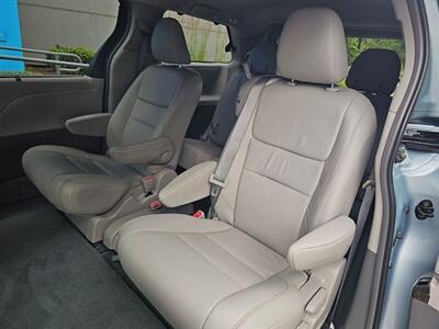 2016 Toyota Sienna XLE 7-Passenger w/ Captains Chairs   - Photo 26 - Eugene, OR 97403