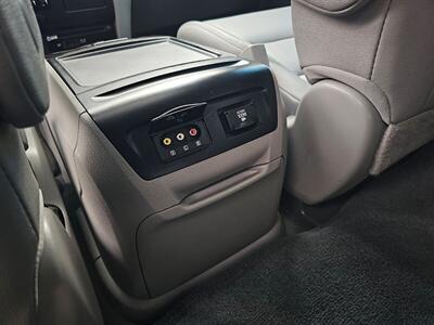 2016 Toyota Sienna XLE 7-Passenger w/ Captains Chairs   - Photo 32 - Eugene, OR 97403