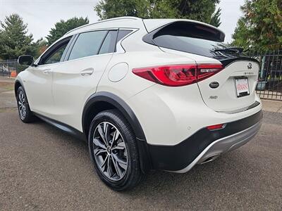 2018 INFINITI QX30 Essential   - Photo 8 - Eugene, OR 97403