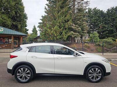 2018 INFINITI QX30 Essential   - Photo 3 - Eugene, OR 97403