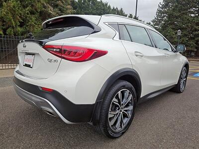 2018 INFINITI QX30 Essential   - Photo 4 - Eugene, OR 97403