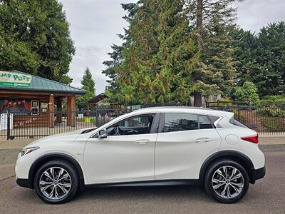 2018 INFINITI QX30 Essential   - Photo 10 - Eugene, OR 97403