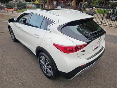 2018 INFINITI QX30 Essential   - Photo 9 - Eugene, OR 97403