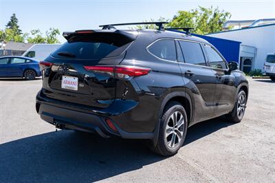 2022 Toyota Highlander XLE   - Photo 21 - Eugene, OR 97403