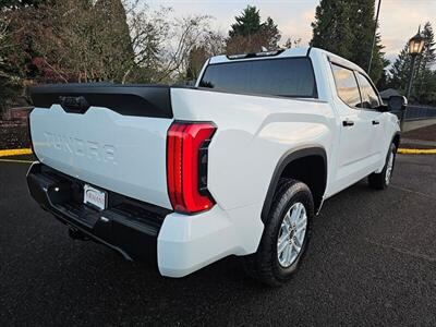 2023 Toyota Tundra SR5  CrewMax 4WD - Photo 8 - Eugene, OR 97403