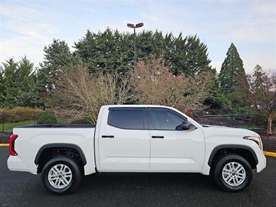 2023 Toyota Tundra SR5  CrewMax 4WD - Photo 10 - Eugene, OR 97403