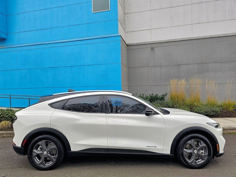 2023 Ford Mustang Mach-E Select photo 2