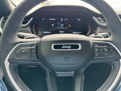 2023 Jeep Grand Cherokee Altitude   - Photo 8 - Eugene, OR 97403