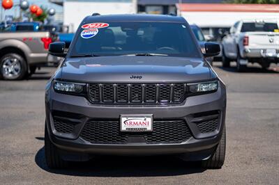 2023 Jeep Grand Cherokee Altitude   - Photo 2 - Eugene, OR 97403