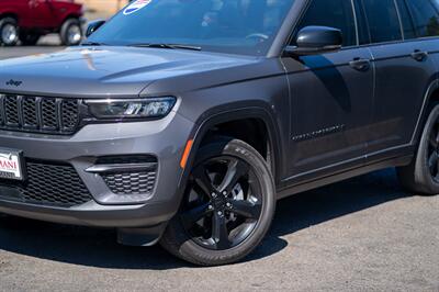 2023 Jeep Grand Cherokee Altitude   - Photo 12 - Eugene, OR 97403