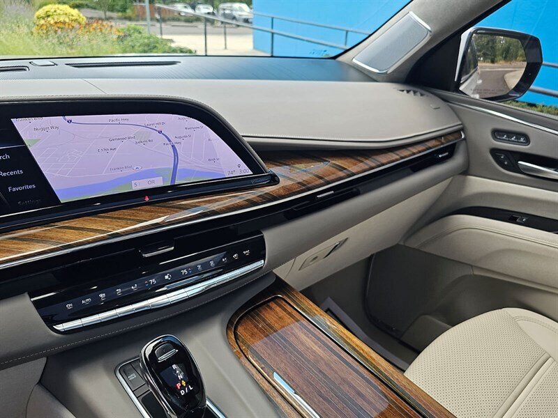 2023 Cadillac Escalade ESV Sport Platinum photo 15