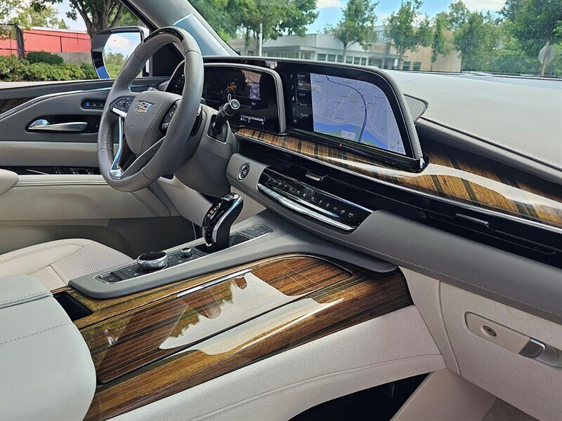 2023 Cadillac Escalade ESV Sport Platinum photo 14