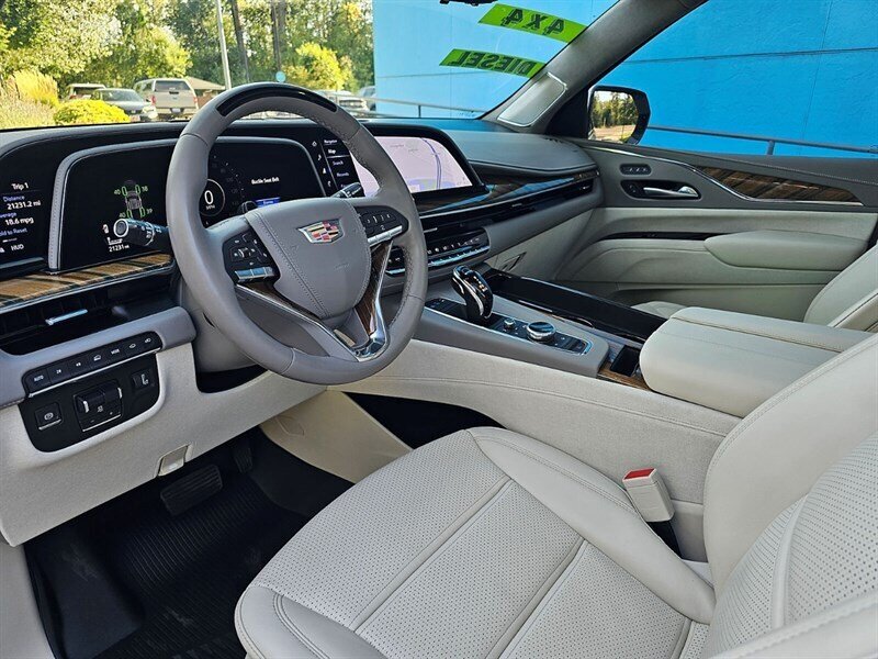 2023 Cadillac Escalade ESV Sport Platinum photo 26