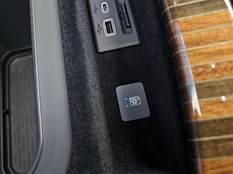 2023 Cadillac Escalade ESV Sport Platinum photo 19