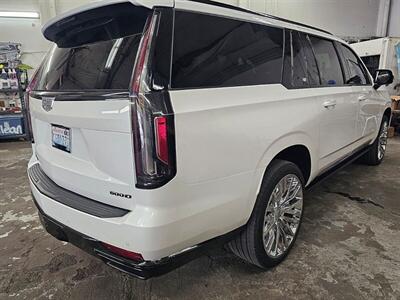 2023 Cadillac Escalade ESV Sport Platinum Diesel 4WD/AWD   - Photo 2 - Eugene, OR 97403
