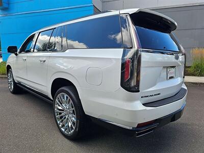 2023 Cadillac Escalade ESV Sport Platinum Diesel 4WD/AWD   - Photo 4 - Eugene, OR 97403