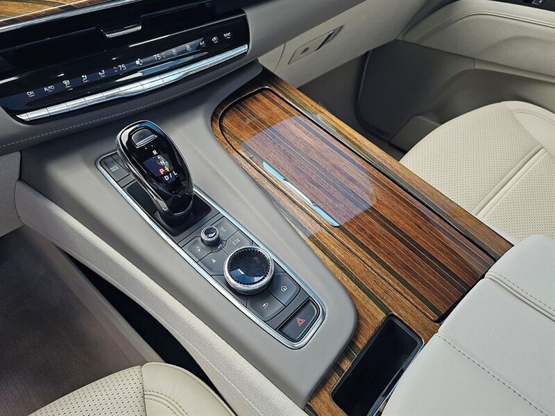 2023 Cadillac Escalade ESV Sport Platinum photo 17