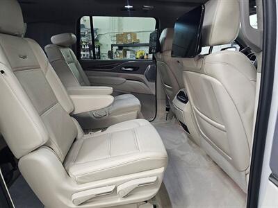 2023 Cadillac Escalade ESV Sport Platinum Diesel 4WD/AWD   - Photo 5 - Eugene, OR 97403