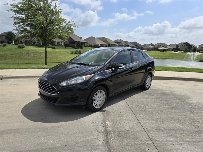 2016 Ford Fiesta SE  