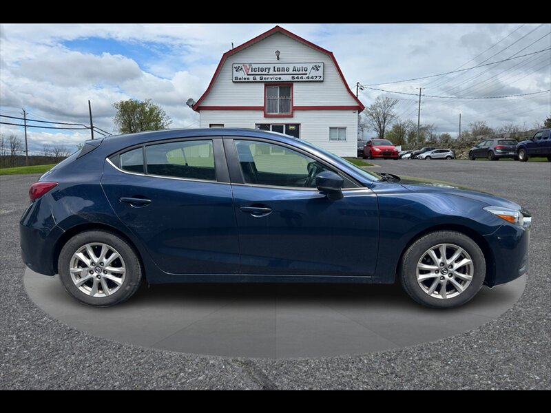 2018 Mazda MAZDA3 Sport GS  