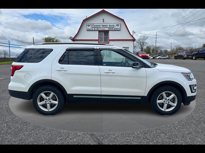 2017 Ford Explorer XLT 4X4  