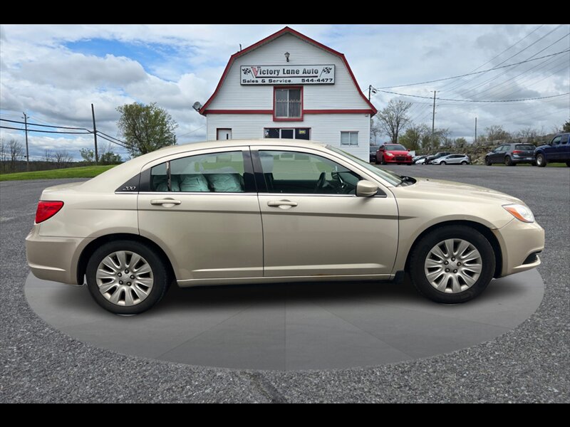 2014 Chrysler 200 LX  