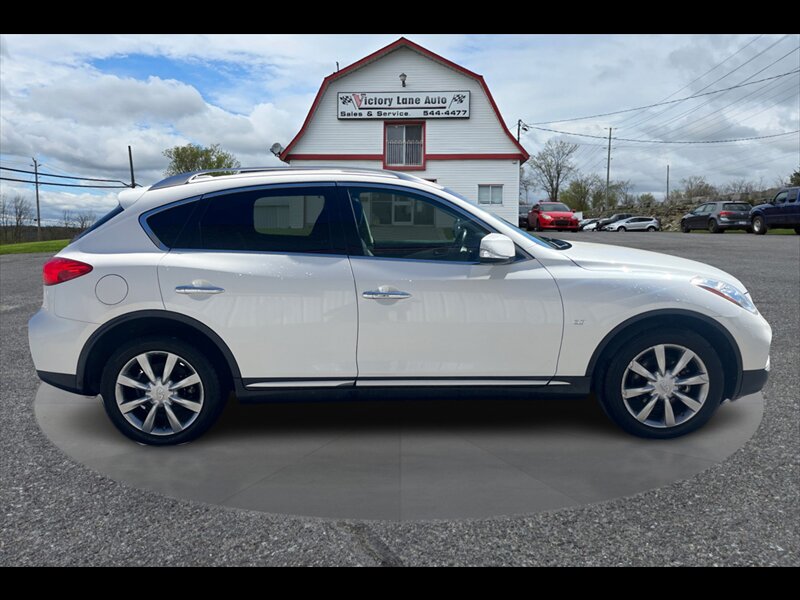 2017 INFINITI QX50 Premium  