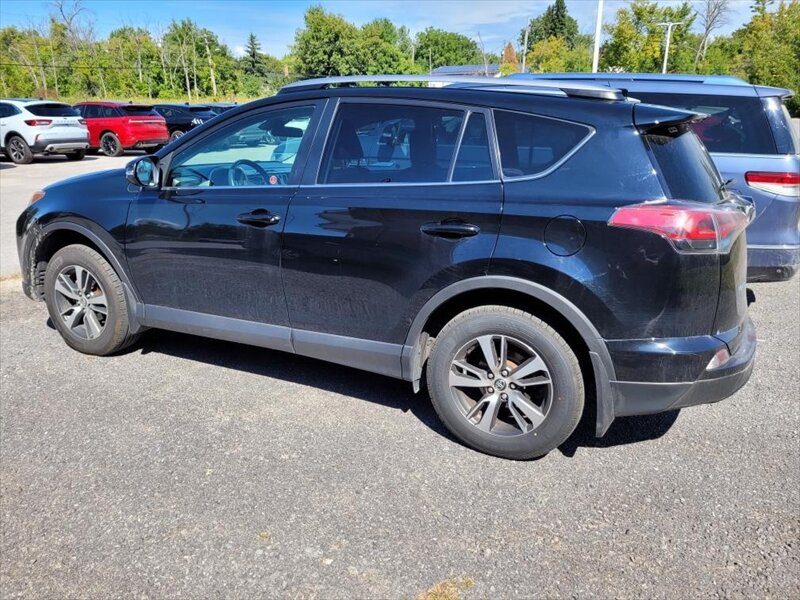 2018 Toyota RAV4 LE - Photo 1 - Kingston, ON K7L 4V3