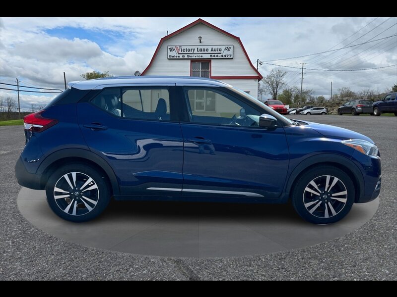 2019 Nissan Kicks SR  