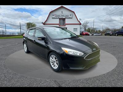 2017 Ford Focus SE  LOW KM! Hatchback