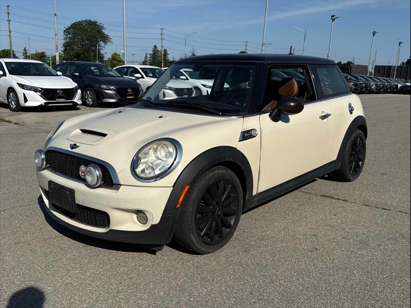 2010 MINI Cooper S S - Photo 1 - Kingston, ON K7L 4V3