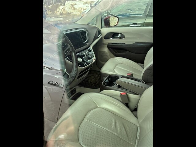 2017 Chrysler Pacifica Touring-L Plus  2 STES OF RIMS/TIRES