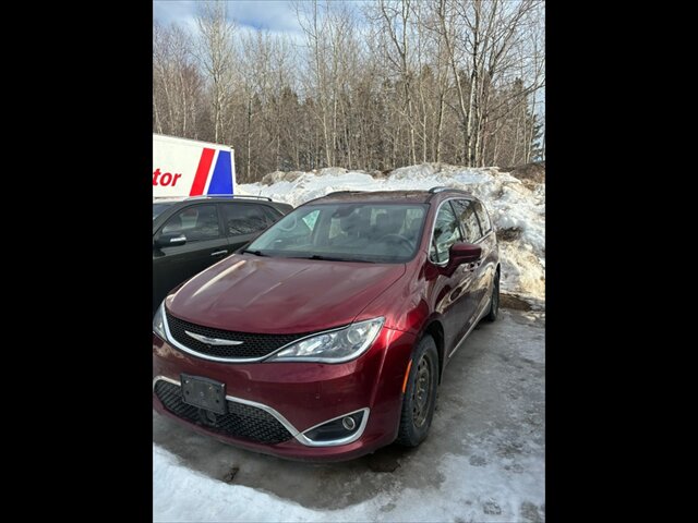 2017 Chrysler Pacifica Touring-L Plus  2 STES OF RIMS/TIRES