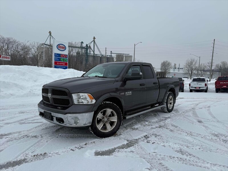 2016 RAM 1500 SLT 4X4  